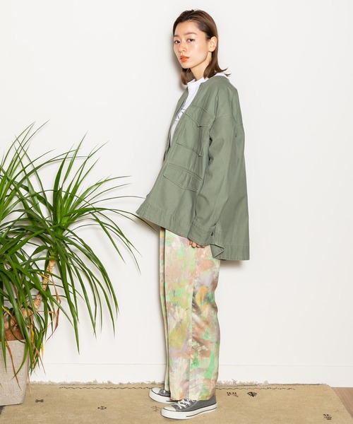 AMERICAN RAG CIE（アメリカンラグシー）の「バックデザインノーカラーミリタリージャケット（ミリタリージャケット・レディース・カーキ/ベージュ・FREE）」の18枚目の写真