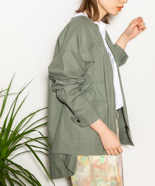 AMERICAN RAG CIE（アメリカンラグシー）の「バックデザインノーカラーミリタリージャケット（ミリタリージャケット・レディース・カーキ/ベージュ・FREE）」の15枚目の写真