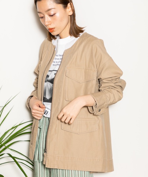 AMERICAN RAG CIE（アメリカンラグシー）の「バックデザインノーカラーミリタリージャケット（ミリタリージャケット・レディース・カーキ/ベージュ・FREE）」の21枚目の写真