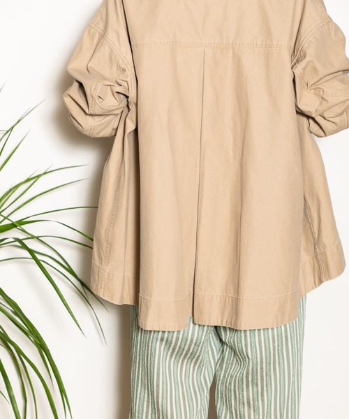 AMERICAN RAG CIE（アメリカンラグシー）の「バックデザインノーカラーミリタリージャケット（ミリタリージャケット・レディース・カーキ/ベージュ・FREE）」の22枚目の写真