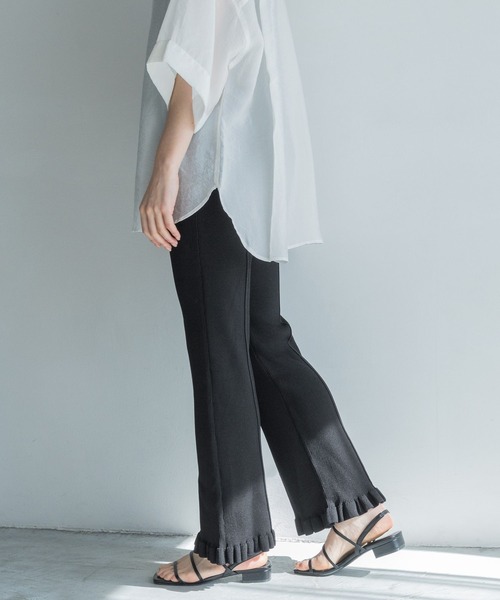 yuw（ユウ）の「フリルリブニットパンツ　193507（その他パンツ・レディース・ブラック/ブルー・FREE）」の7枚目の写真