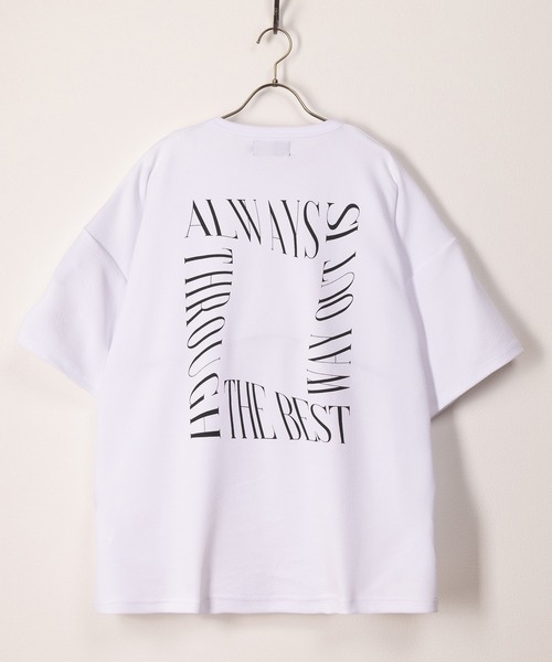 SlashDate(スラッシュデイト)の「梨地プリントTシャツ/バックプリント/ネックレス付き(Tシャツ/カットソー・メンズ・ホワイト系その他/ホワイト/ブラック系その他/ブラック・M/L)」の1枚目の写真