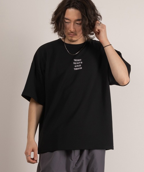 SlashDate(スラッシュデイト)の「梨地プリントTシャツ/バックプリント/ネックレス付き(Tシャツ/カットソー・メンズ・ホワイト系その他/ホワイト/ブラック系その他/ブラック・M/L)」の6枚目の写真