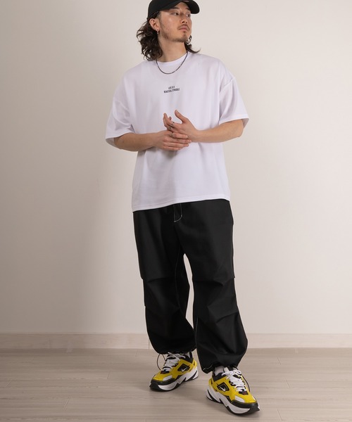 SlashDate(スラッシュデイト)の「梨地プリントTシャツ/バックプリント/ネックレス付き(Tシャツ/カットソー・メンズ・ホワイト系その他/ホワイト/ブラック系その他/ブラック・M/L)」の21枚目の写真