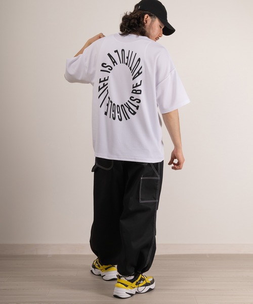 SlashDate(スラッシュデイト)の「梨地プリントTシャツ/バックプリント/ネックレス付き(Tシャツ/カットソー・メンズ・ホワイト系その他/ホワイト/ブラック系その他/ブラック・M/L)」の12枚目の写真
