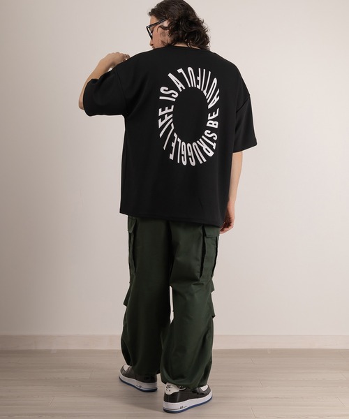 SlashDate(スラッシュデイト)の「梨地プリントTシャツ/バックプリント/ネックレス付き(Tシャツ/カットソー・メンズ・ホワイト系その他/ホワイト/ブラック系その他/ブラック・M/L)」の7枚目の写真