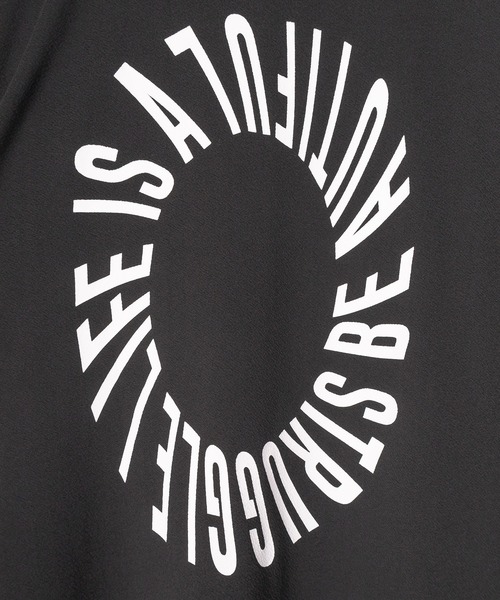 SlashDate(スラッシュデイト)の「梨地プリントTシャツ/バックプリント/ネックレス付き(Tシャツ/カットソー・メンズ・ホワイト系その他/ホワイト/ブラック系その他/ブラック・M/L)」の20枚目の写真