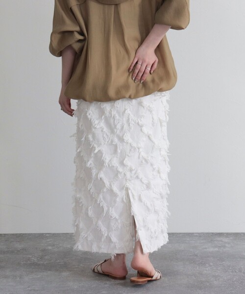 fredy emue(フレディエミュ)の「フリンジタイトスカート(スカート・レディース・オフホワイト/チャコールグレー・38/36)」の7枚目の写真