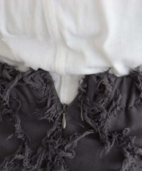 fredy emue(フレディエミュ)の「フリンジタイトスカート(スカート・レディース・オフホワイト/チャコールグレー・38/36)」の13枚目の写真