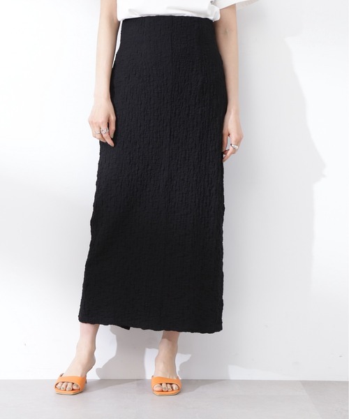 N.（N. Natural Beauty Basic）（エヌエヌナチュラルビューティーベーシック）の「◆フクレジャガードスリットロングスカート（スカート・レディース・ブラック/オフホワイト・MEDIUM）」の7枚目の写真