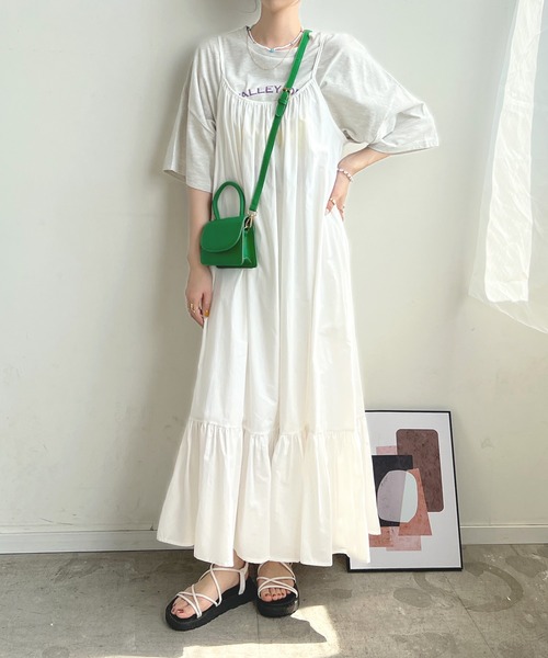 新品、未使用のガーランドの可愛いい❤️ワンピースです ヴィンテージフラワーIラインワンピース｜DAY by DAY It's