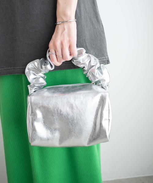 WEGO（ウィゴー）の「WEGO/【一部店限定】ハンドルフリルショルダーバッグ（ショルダーバッグ・レディース・グリーン/シルバー/ブラック・FREE）」の3枚目の写真
