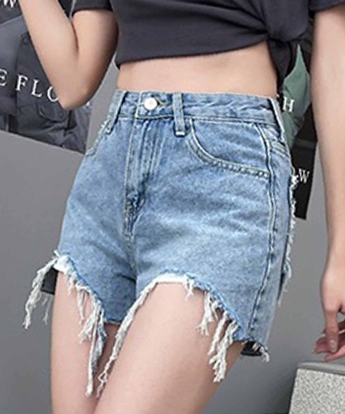 NANEA(ナネア)の「カットオフ デニムショートパンツ(デニムパンツ・レディース・インディゴブルー・SMALL/MEDIUM/LARGE)」の13枚目の写真