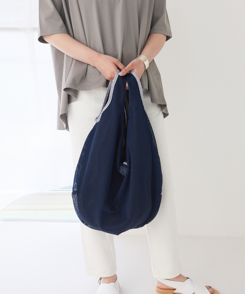 Ampersand（アンパサンド）の「【Ampersand】メッシュナイロン リバーシブルバッグ（トートバッグ・レディース・ブラック/ネイビー/イエロー・フリー）」の10枚目の写真