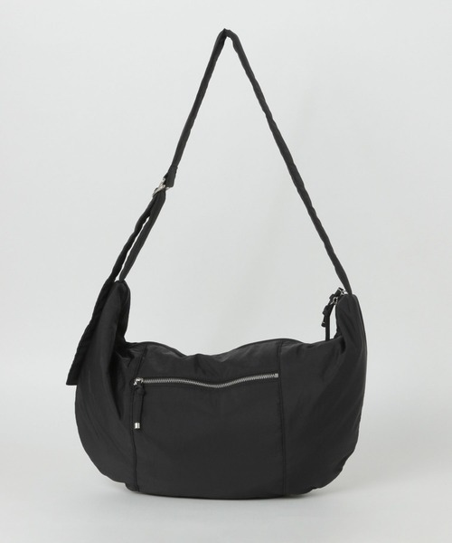 LAKOLE（ラコレ）の「クロワッサンBIGショルダー / 969649（ショルダーバッグ・レディース・ブラック/アイボリー/ピンク/ライトグレー・FREE）」の10枚目の写真