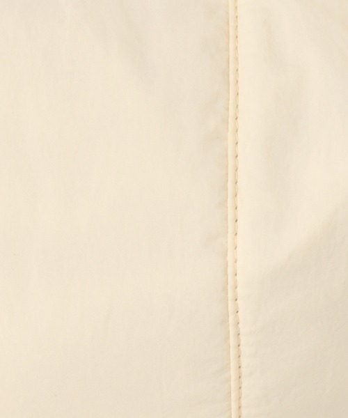 LAKOLE（ラコレ）の「クロワッサンBIGショルダー / 969649（ショルダーバッグ・レディース・ブラック/アイボリー/ピンク/ライトグレー・FREE）」の19枚目の写真