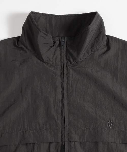 MUHET（ミュエータ）の「ロゴ刺繍ナイロンベスト（ベスト・レディース・ブラック/ブルー/チャコールグレー・MEDIUM/X-LARGE）」の6枚目の写真