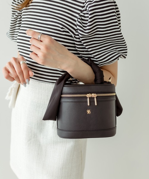 非売品 即日発送 OLIVE des OLIVE バニティバッグ 黒 OLIVE des OLIVE（オリーブデオリーブ）の「スカーフ付き