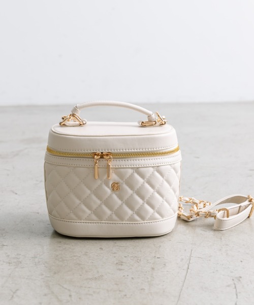 OLIVE des OLIVE（オリーブデオリーブ）の「スカーフ付きキルティングバニティーバッグ　1032120090（ショルダーバッグ・レディース・アイボリー/ブラック・FREE）」の4枚目の写真