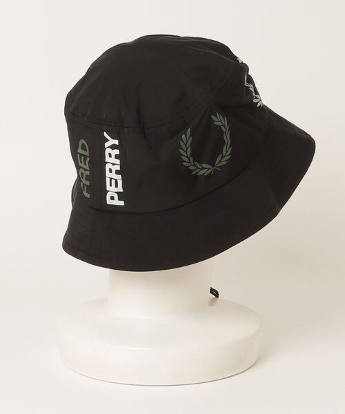 FRED PERRY（フレッドペリー）の「Graphic Branded Bucket Hat