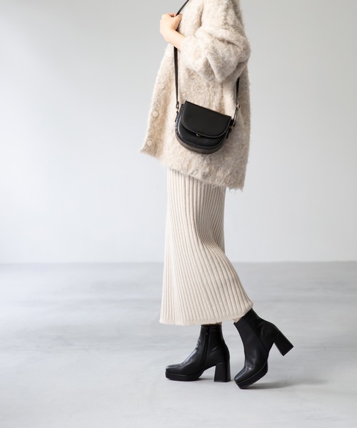 menue(メヌエ)の「プラットフォーム ヒールブーツ(ブーツ・レディース・ブラック/アイボリー/シルバー・L/S/M/LL)」の6枚目の写真