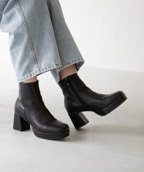 menue(メヌエ)の「プラットフォーム ヒールブーツ(ブーツ・レディース・ブラック/アイボリー/シルバー・L/S/M/LL)」の9枚目の写真