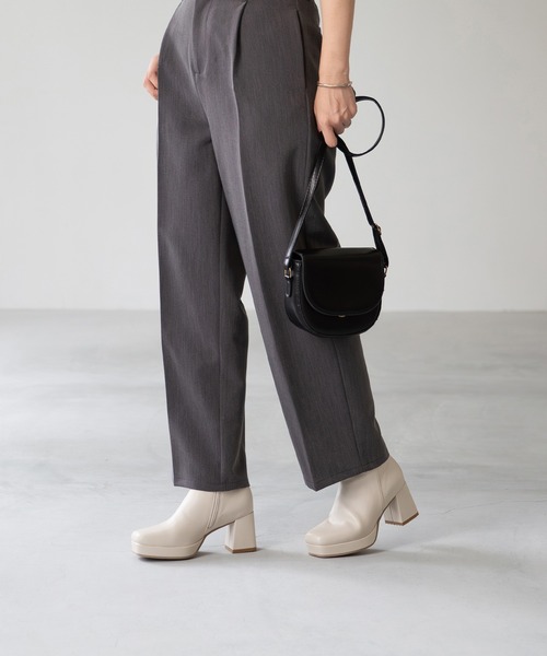 menue(メヌエ)の「プラットフォーム ヒールブーツ(ブーツ・レディース・ブラック/アイボリー/シルバー・L/S/M/LL)」の20枚目の写真