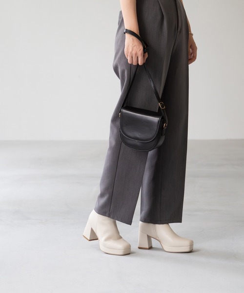 menue(メヌエ)の「プラットフォーム ヒールブーツ(ブーツ・レディース・ブラック/アイボリー/シルバー・L/S/M/LL)」の21枚目の写真