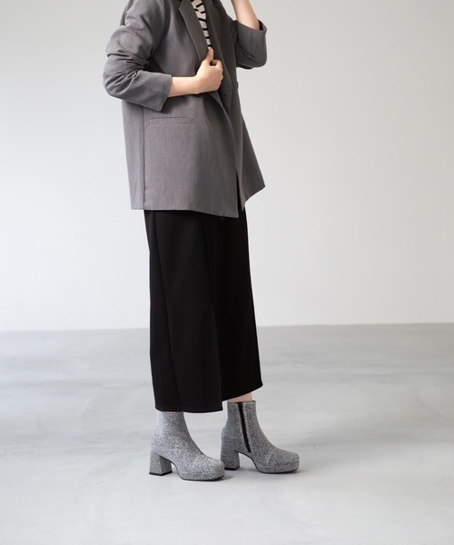 menue(メヌエ)の「プラットフォーム ヒールブーツ(ブーツ・レディース・ブラック/アイボリー/シルバー・L/S/M/LL)」の14枚目の写真