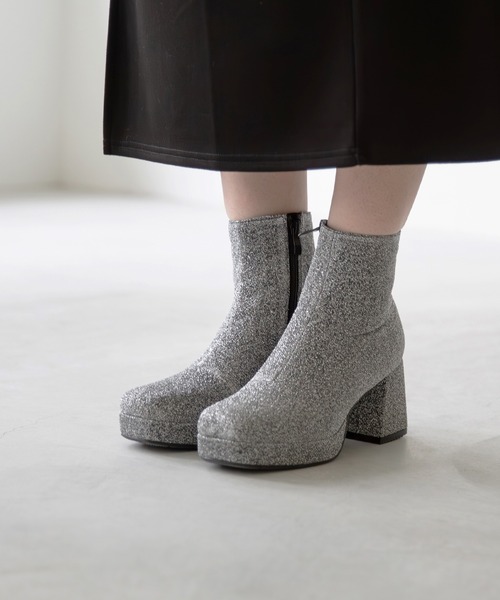 menue(メヌエ)の「プラットフォーム ヒールブーツ(ブーツ・レディース・ブラック/アイボリー/シルバー・L/S/M/LL)」の17枚目の写真