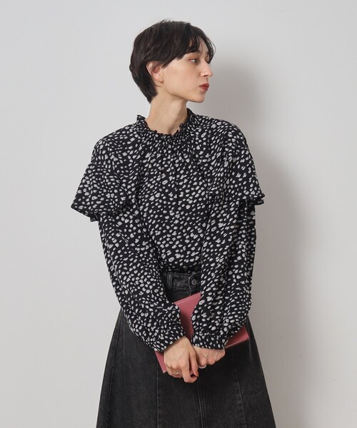 Cutie Blonde(キューティーブロンド)の「◆フェミニンもカジュアルも○ フリル ハイネック ブラウス(シャツ/ブラウス・レディース・ブラック系/ブラック/ホワイト系/ホワイト系その他・04/03/02)」の5枚目の写真