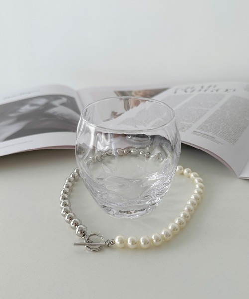 un+frame(アンフレーム)の「pearl mix ball chain necklace/パールMIXマンテルボールチェーンネックレス(ネックレス・レディース・ゴールド/シルバー・FREE)」の6枚目の写真