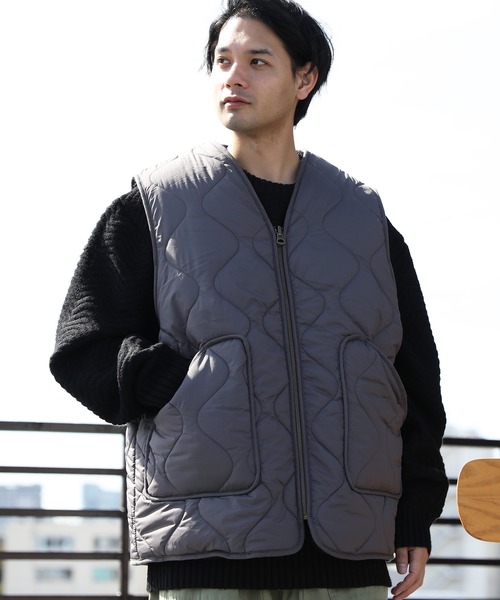 8(eight)(エイト)の「ファーフリースリバーシブルベスト(ダウンベスト・メンズ・ブラック/オリーブ/チャコールグレー/ライトグレー・X-LARGE/MEDIUM/LARGE)」の12枚目の写真