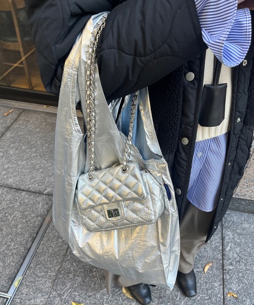 DouDou(ドゥドゥ)の「【BAGGU/バグゥ】23HO STANDARD BAGGU メタリック(エコバッグ/サブバッグ・レディース・ゴールド/シルバー/ライム・FREE)」の3枚目の写真