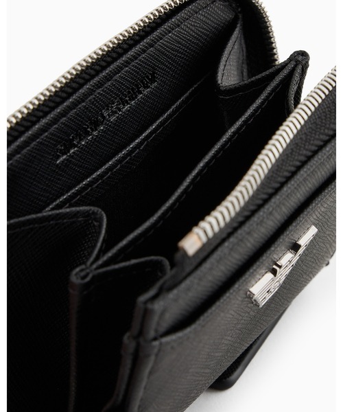 EMPORIO ARMANI(エンポリオアルマーニ)の「【エンポリオ アルマーニ】ASV コンパクトウォレット イーグルプレート&スナップフック付き(財布・メンズ・ブラック系その他・FREE)」の2枚目の写真