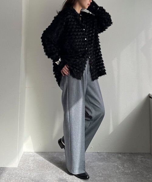 fredy emue（フレディエミュ）の「【入卒/セレモニー】ソフトシャークスキン タックスラックスパンツ（スラックス・レディース・ベージュ/ブラック/ネイビー・36/38）」の5枚目の写真