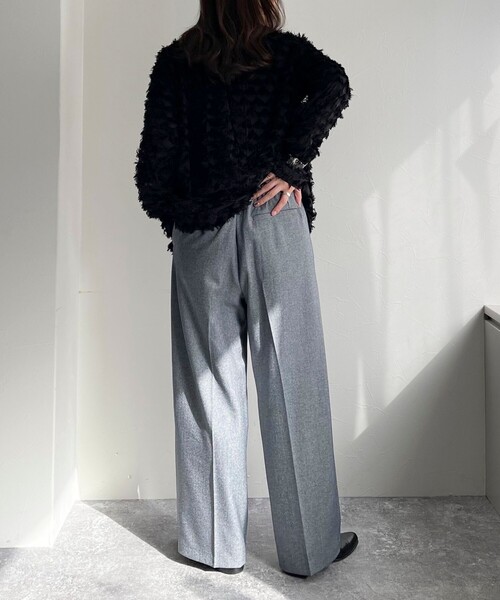 fredy emue（フレディエミュ）の「【入卒/セレモニー】ソフトシャークスキン タックスラックスパンツ（スラックス・レディース・ベージュ/ブラック/ネイビー・36/38）」の6枚目の写真