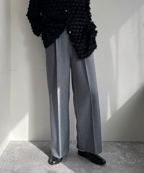 fredy emue（フレディエミュ）の「【入卒/セレモニー】ソフトシャークスキン タックスラックスパンツ（スラックス・レディース・ベージュ/ブラック/ネイビー・36/38）」の9枚目の写真