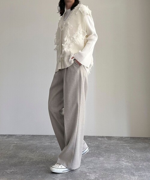 fredy emue（フレディエミュ）の「【入卒/セレモニー】ソフトシャークスキン タックスラックスパンツ（スラックス・レディース・ベージュ/ブラック/ネイビー・36/38）」の16枚目の写真