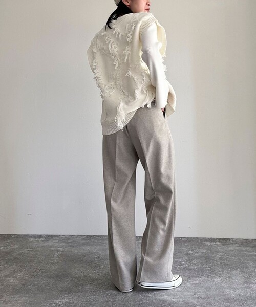 fredy emue（フレディエミュ）の「【入卒/セレモニー】ソフトシャークスキン タックスラックスパンツ（スラックス・レディース・ベージュ/ブラック/ネイビー・36/38）」の17枚目の写真