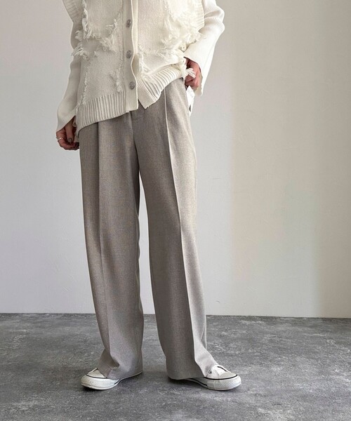 fredy emue（フレディエミュ）の「【入卒/セレモニー】ソフトシャークスキン タックスラックスパンツ（スラックス・レディース・ベージュ/ブラック/ネイビー・36/38）」の19枚目の写真