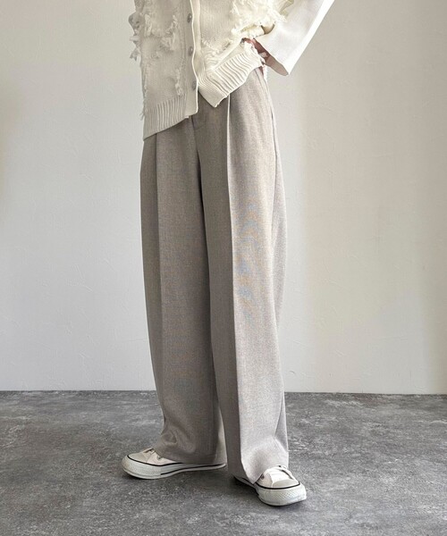 fredy emue（フレディエミュ）の「【入卒/セレモニー】ソフトシャークスキン タックスラックスパンツ（スラックス・レディース・ベージュ/ブラック/ネイビー・36/38）」の21枚目の写真