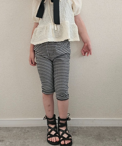 Moujonjon(ムージョンジョン)の「無地・ギンガムストレッチツイル7分丈パンツ(その他パンツ・キッズ・ブラック/ベージュ・90/100/110/120/130/140)」の2枚目の写真
