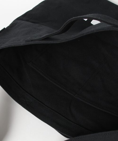 MHL.（エムエイチエル）の「HEAVY COTTON CANVAS（ショルダーバッグ・レディース・ブラック/ホワイト・FREE）」の12枚目の写真