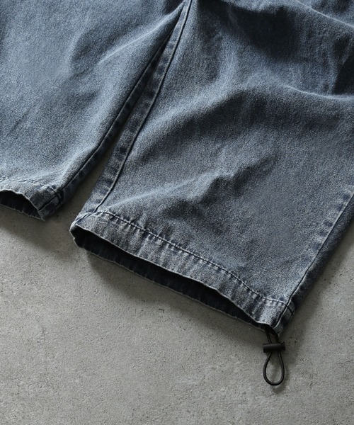ZIP FIVE（ジップファイブ）の「【ZIP FIVE】 ヴィンテージライク ケミカル ウォッシュ デニム 裾ドローコード バルーン カーゴパンツ（カーゴパンツ・メンズ・ブラック/ブルー・LARGE/MEDIUM）」の18枚目の写真