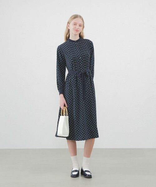 MACKINTOSH PHILOSOPHY(マッキントッシュ フィロソフィー)の「ラッケンブースプリントバンドカラーワンピース(ワンピース・レディース・ホワイト系その他/ダークネイビー・38/36)」の4枚目の写真