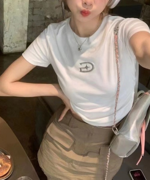 SpRay（スプレイ）の「メタルプリント半袖Tシャツ（Tシャツ/カットソー・レディース・グレー/ブラック/ホワイト/チャコールグレー・FREE）」の15枚目の写真