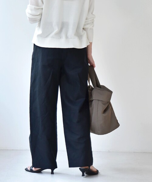 quaranciel(カランシエル)の「quaranciel:〈洗濯機可能〉コットン リネン タック パンツ(スラックス・レディース・ナチュラル/ブラック・36/40/38)」の21枚目の写真