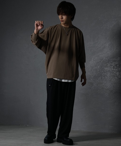 MinoriTY（マイノリティ）の「【MinoriTY】梨地ドルマンボリュームスリークウォータースリーブカットソー メンズ ロンT ビッグシルエット ドルマンスリーブ オーバーサイズ ルーズフィット 秋服（Tシャツ/カットソー・メンズ・ベージュ/ブラック/カーキ/ローズ/ネイビー・S/M/L）」の9枚目の写真