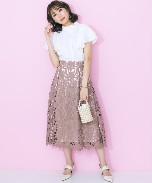 marun（マルン）の「＜大きいサイズ＞ スタンドカラーフレアブラウス marun（シャツ/ブラウス・レディース・ピンクベージュ/サックスブルー/オフホワイト・4L/5L/L/LL/3L）」の5枚目の写真